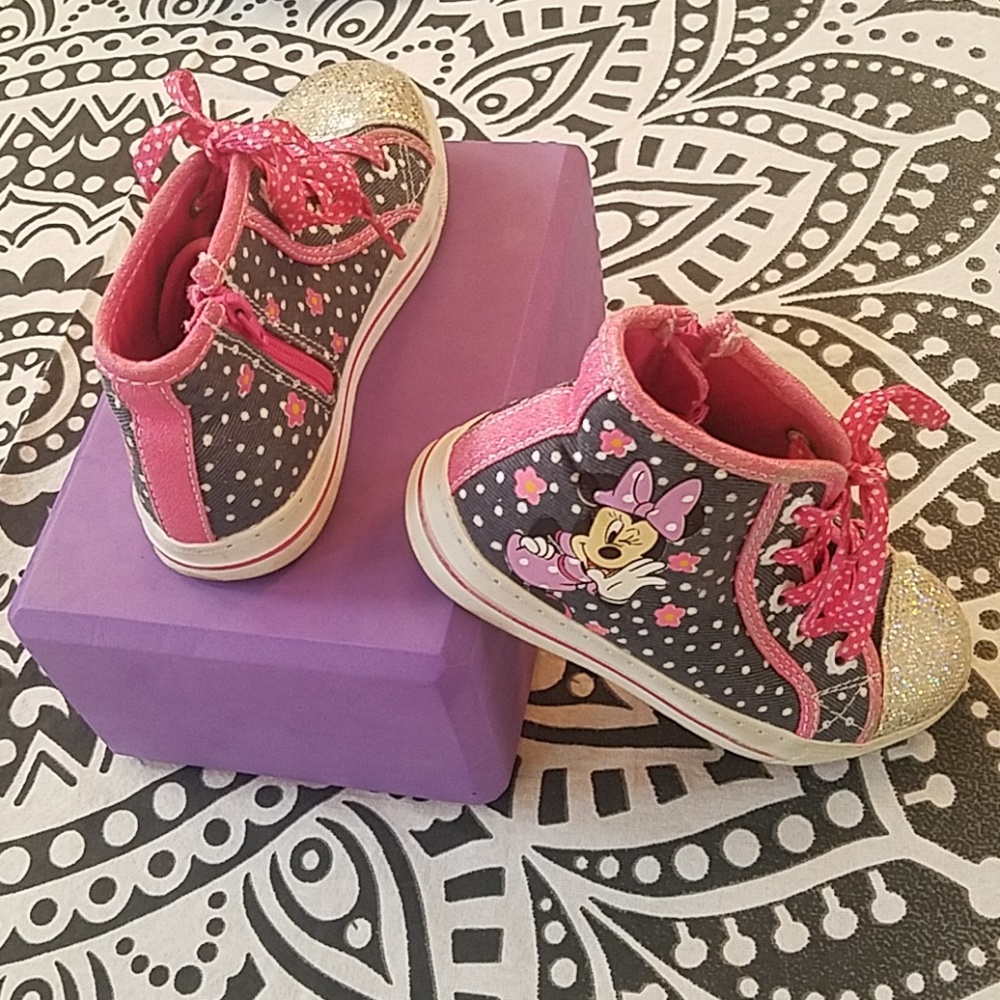 🍓Disney MINNIE MOUSE high top shoes🍓